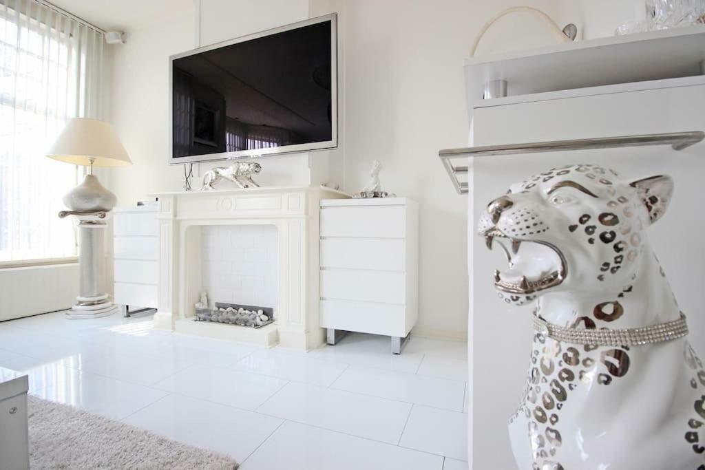 White Luxury Penthouse In City Centre Amsterdam Exterior photo