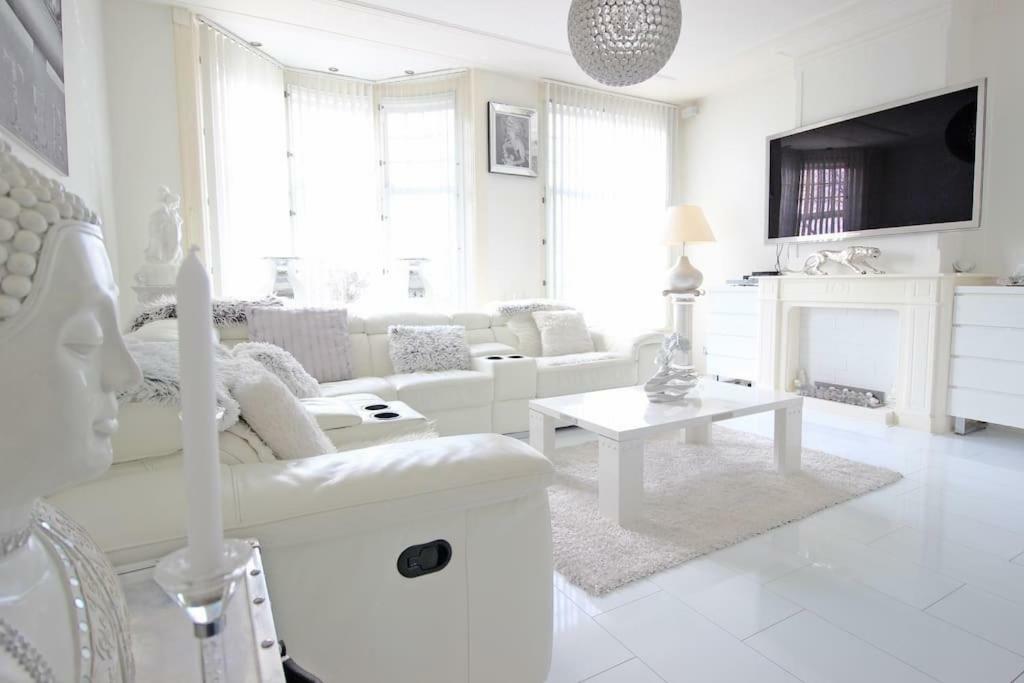 White Luxury Penthouse In City Centre Amsterdam Exterior photo